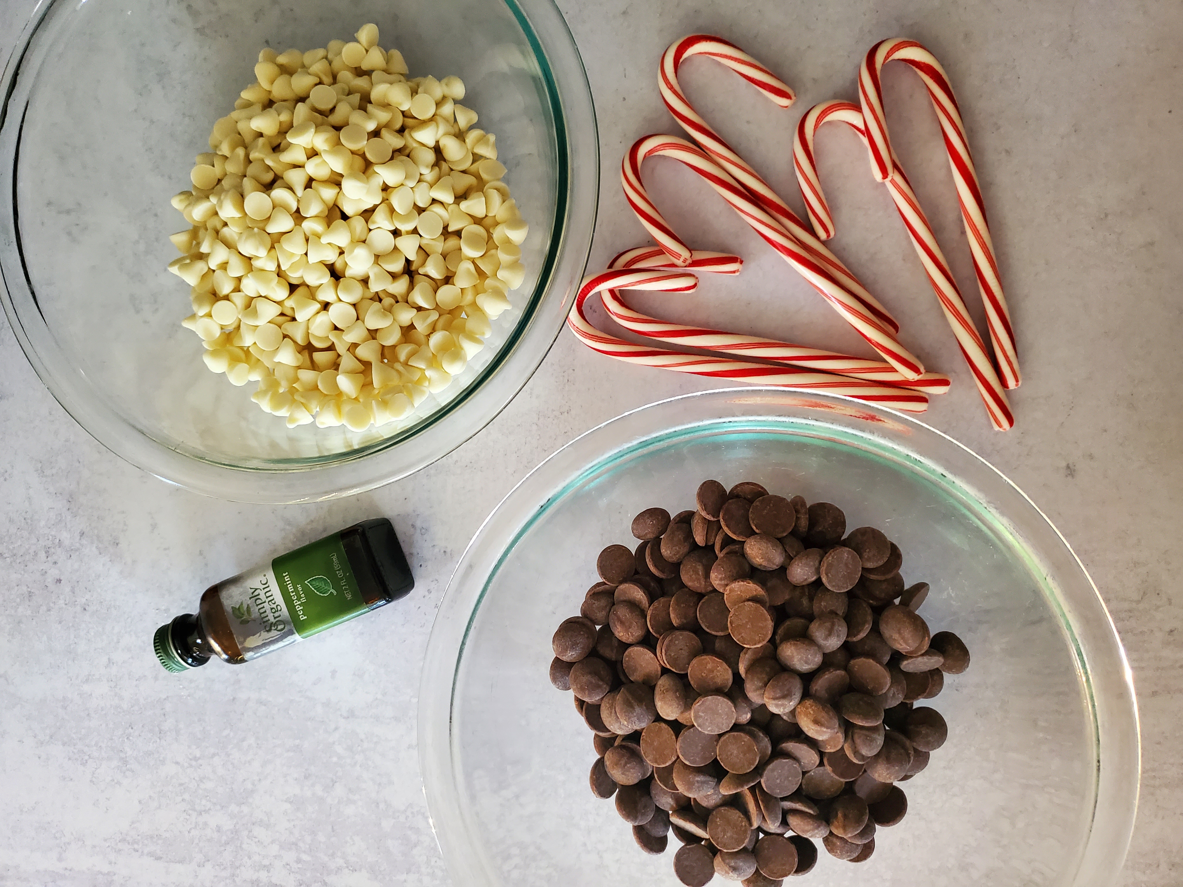 peppermint bark ingredients:  dark chocolate, white chocolate, peppermint oil, candy canes