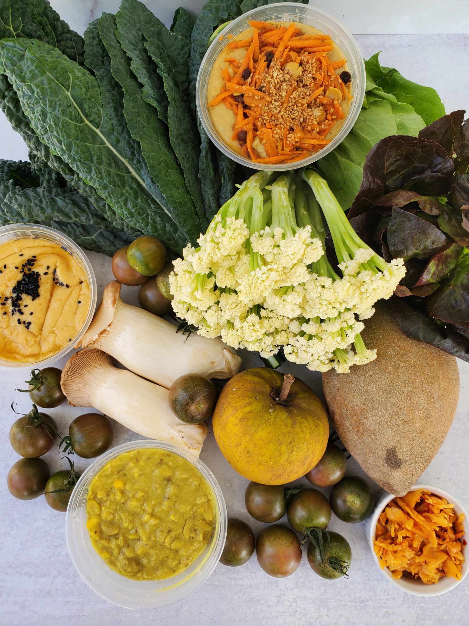 fioretto, kale, lettuce, mamey, canistel, tomatoes, and dips