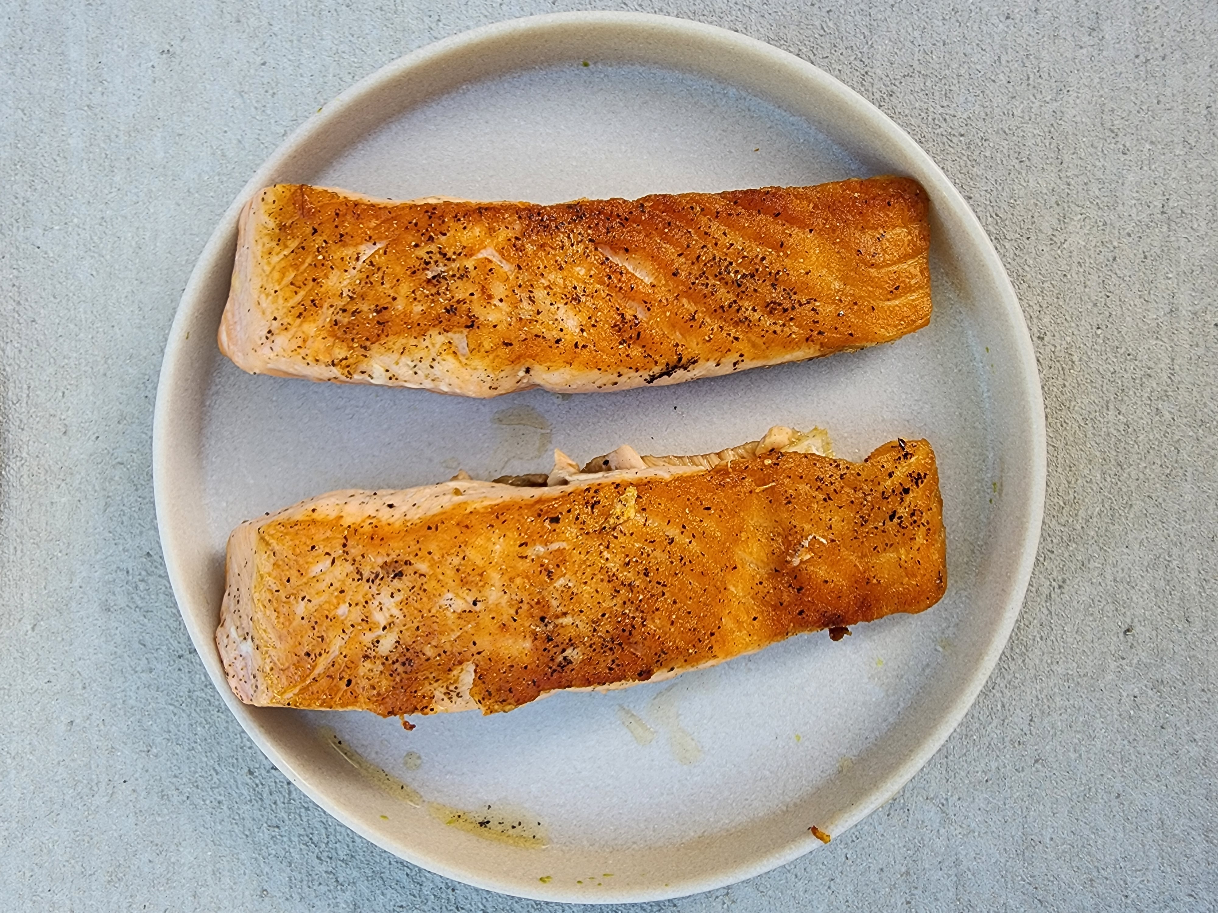 Finished salmon after pan-seared
