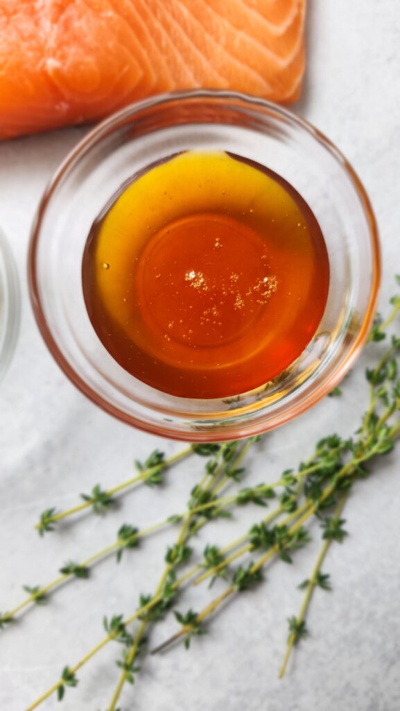 Close-up picture of honey in a glass bowl