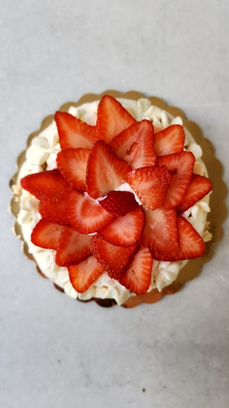 Strawberry Pavlova