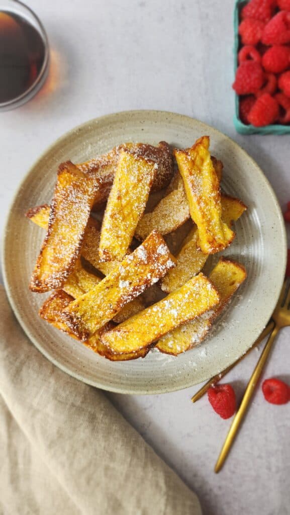 plate of Air Fryer French Toast Sticsk